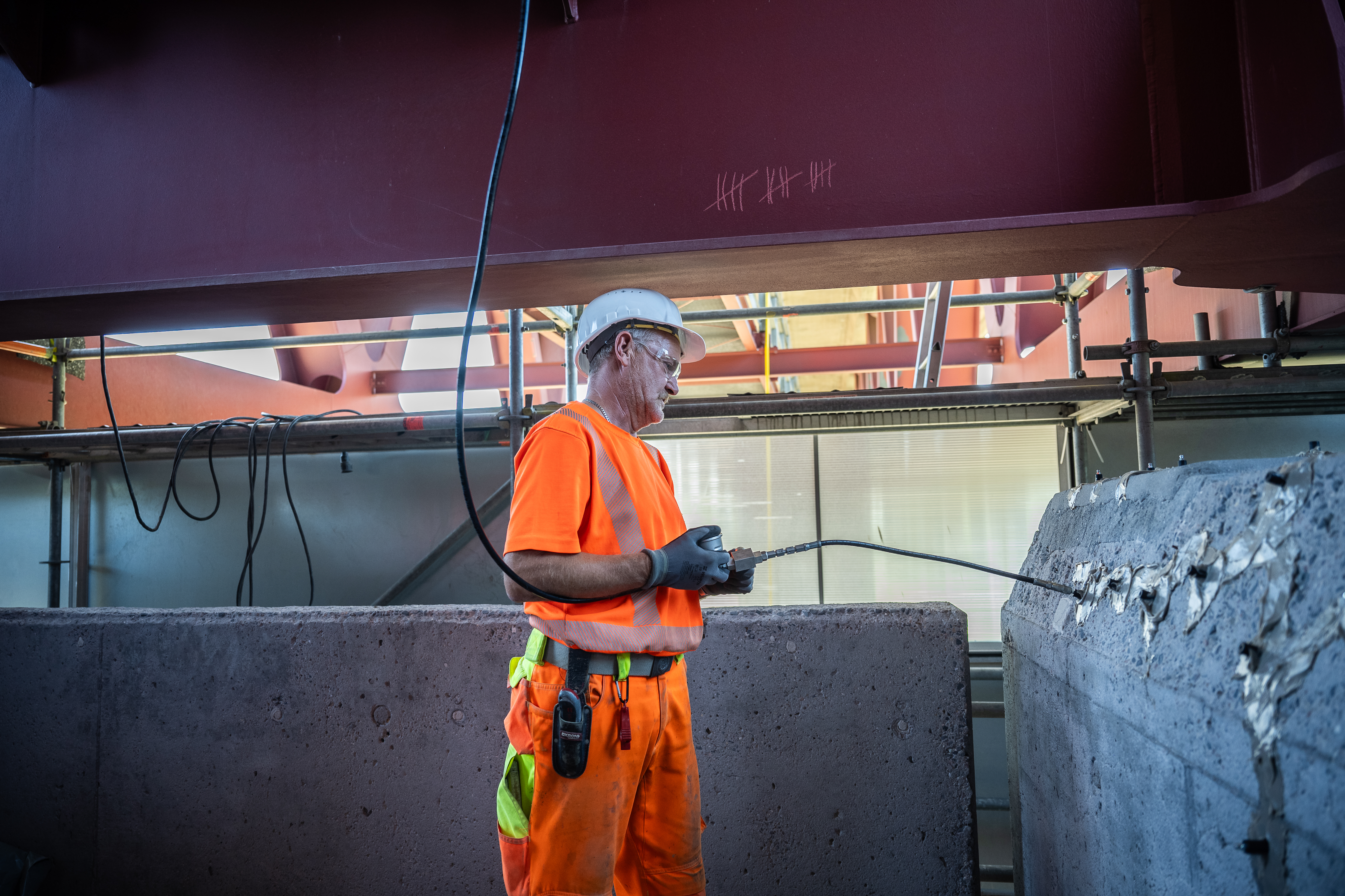 Mithilfe von Betonsanierung können Bauwerk saniert und wieder instandgesetzt werden