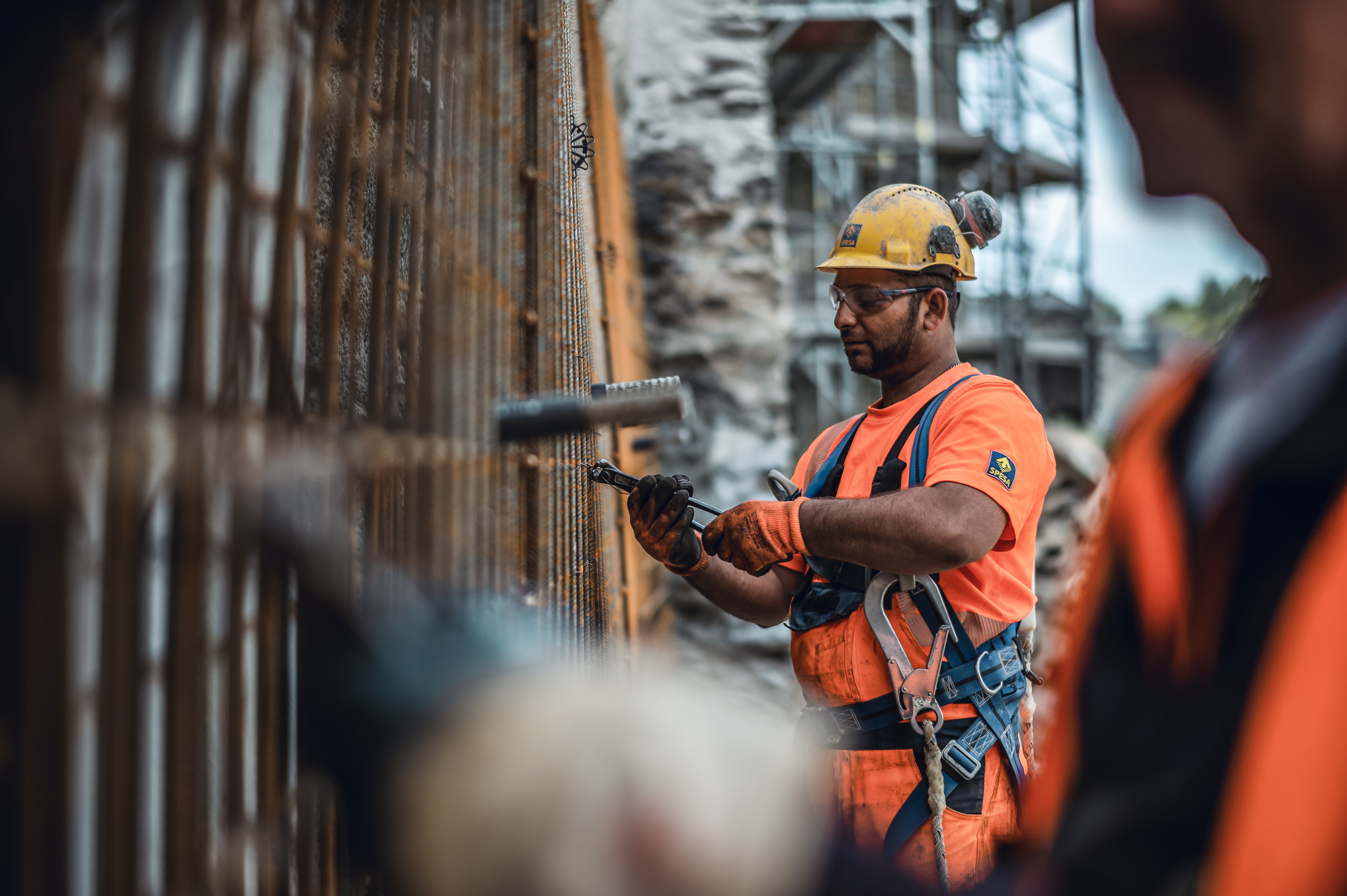 Unsere Spesa Mitarbeiter stellen durch Zertifizierungen und Standards die Qualität auf Baustellen sicher
