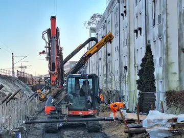 Zur Stabilisierung von Böschungen, Hängen und Baugrubenwänden setzten die Spezialisten von Spesa oftmals auf die Fixierung mittels Bodenvernagelung.