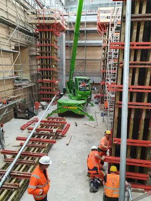 Für die Herstellung der Stahlbetonstützen kamen Schalungen zum Einsatz