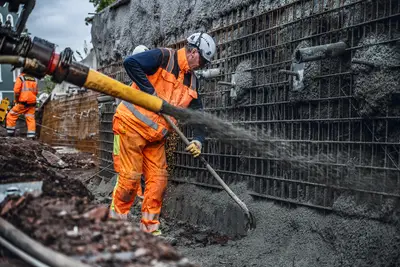 Sowohl Anker als auch Bewehrung wurden mit Zementsuspension verfüllt. 